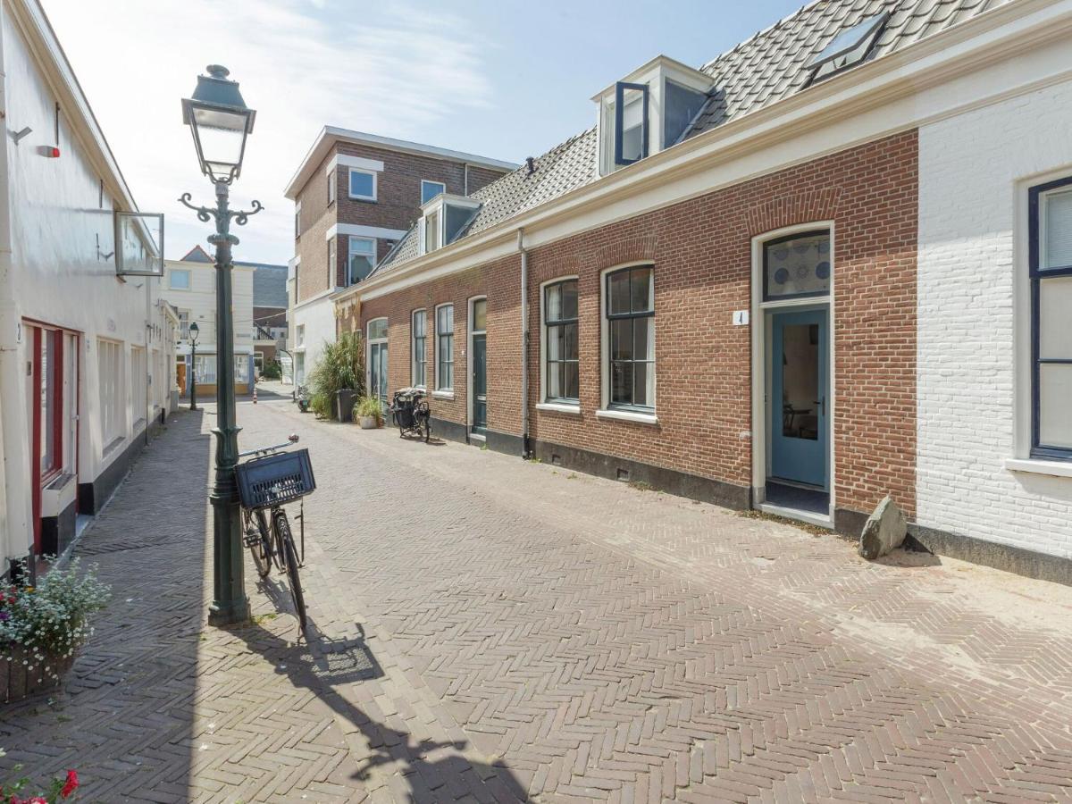 Picturesque Fisherman S House In Scheveningen Near The Shops Гаага Экстерьер фото